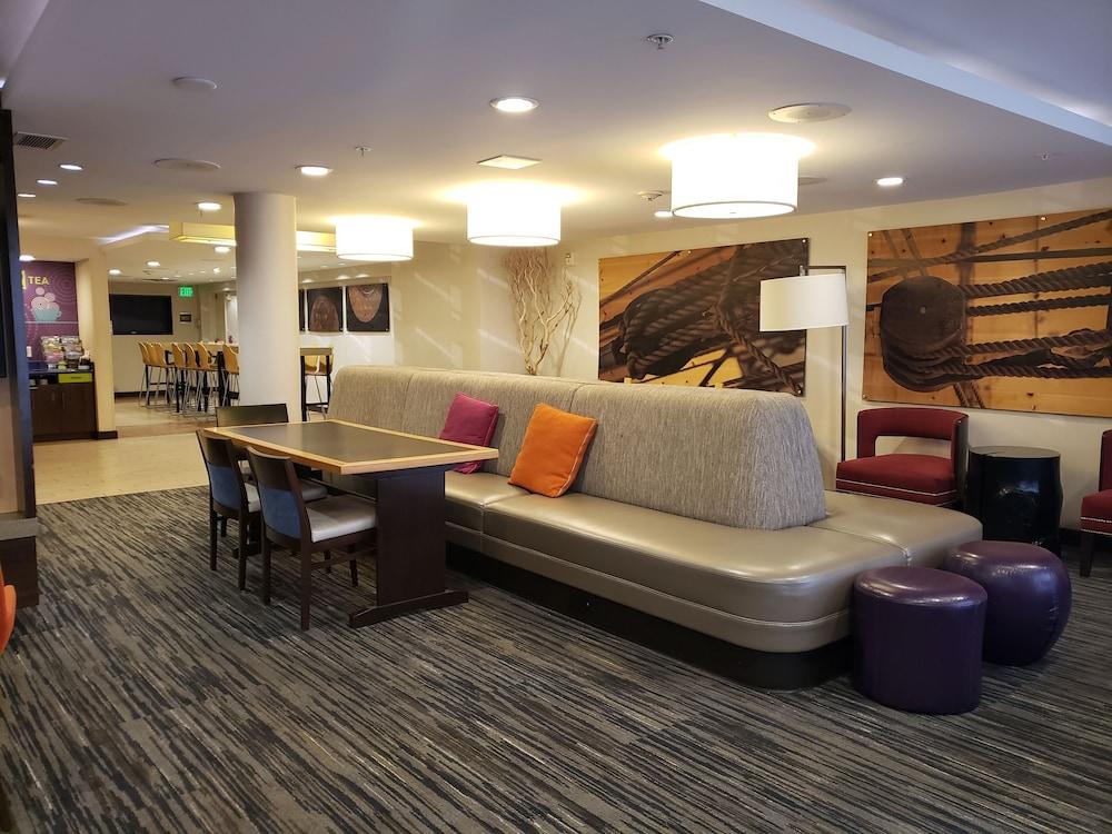 Comfort Inn & Suites Baltimore Exterior foto